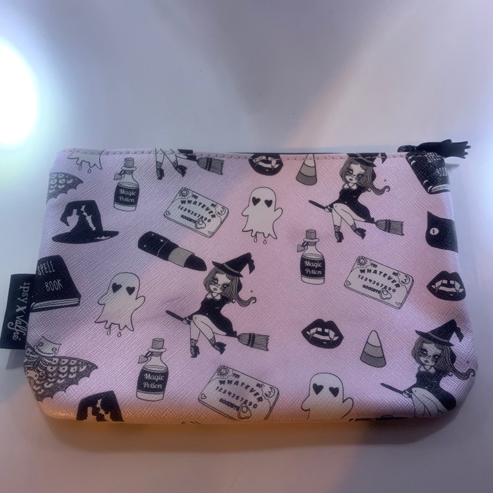 IPSY Cosmetic bags - $6 ea or 3 for $10.00 - Picture 3 of 16
